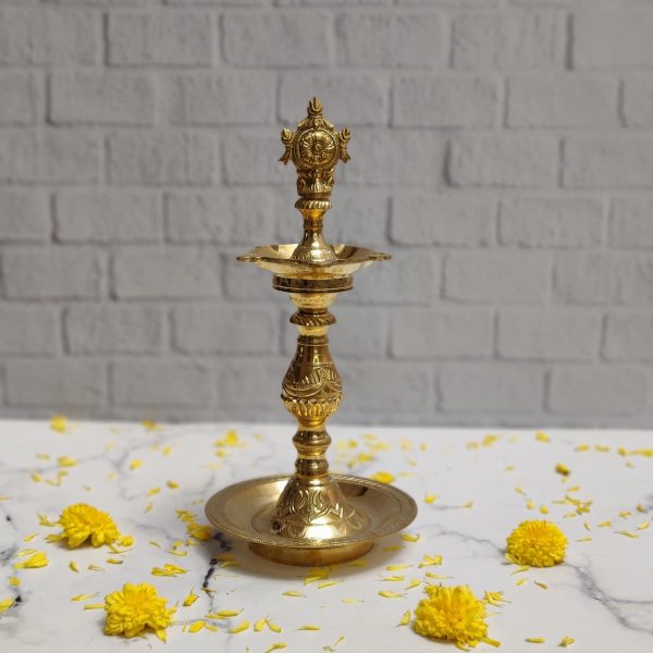 Sangu Chakram – Traditional Brass Kattai Vilakku (Single Lamp) Sangu Chakram – Traditional Brass Kattai Vilakku (Single Lamp)