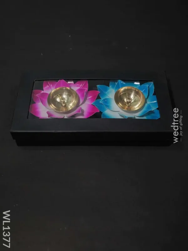 Lotus Shaped Hand Painted Diya (Set of 2) Lotus Shaped Hand Painted Diya (Set of 2)