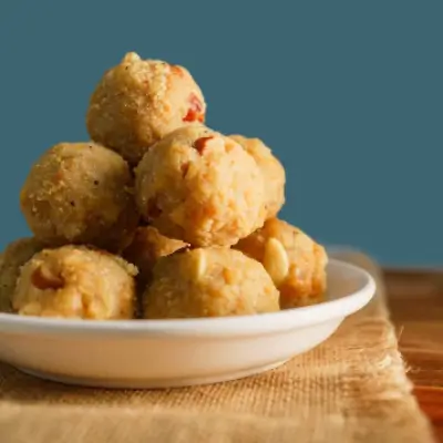 Shree Mithai ANDHRA SPL LADOO 250g Shree Mithai ANDHRA SPL LADOO 250g